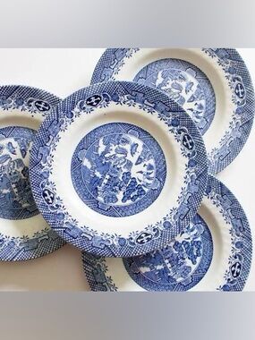 Blue Willow-Style Ceramic Dinner Plates - Set of 4